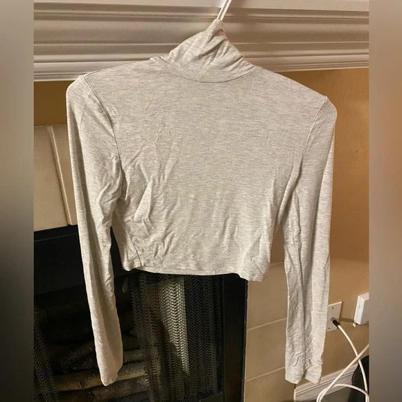 Turtleneck long sleeve top - Picture 2 of 4